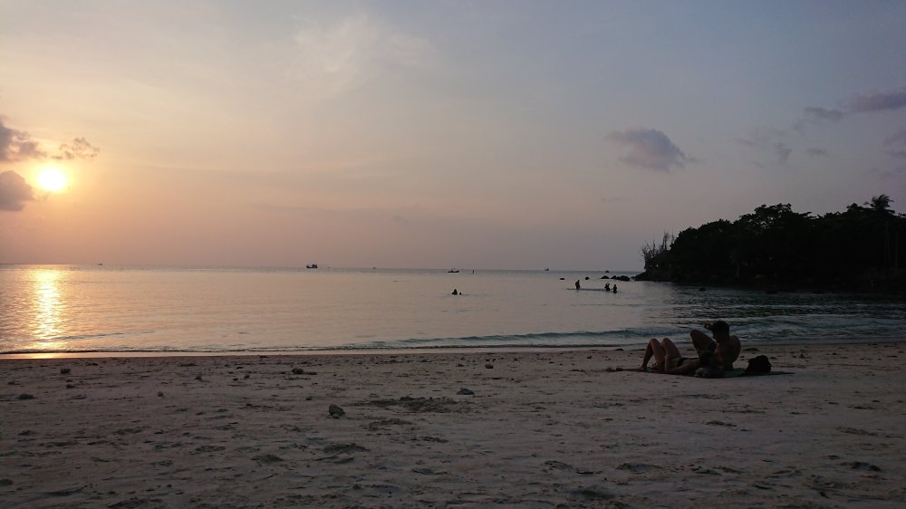 fi-secret-beach-sunset14_mini